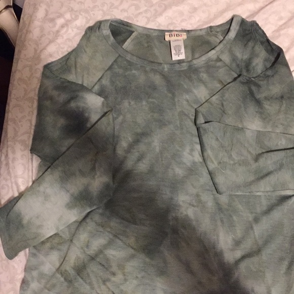 Twisted tie dye Top Cold Shoulder - Picture 8 of 10